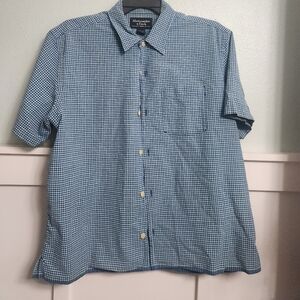 Short sleeve button down
